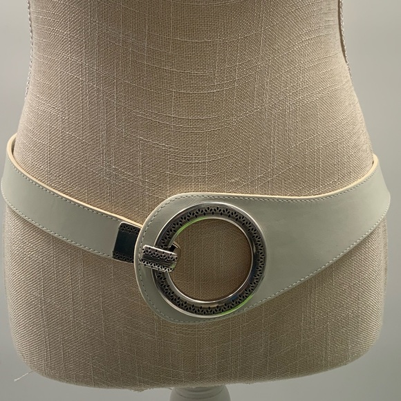Coldwater Creek Accessories - Unique Coldwater Creek White & Silver Genuine Leather Belt EUC S/M